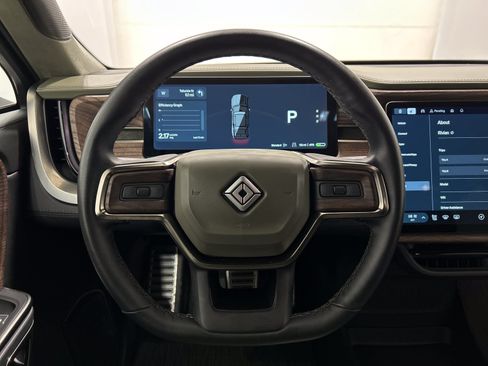 Used 2023 Rivian R1S Adventure AWD/4WD image 28