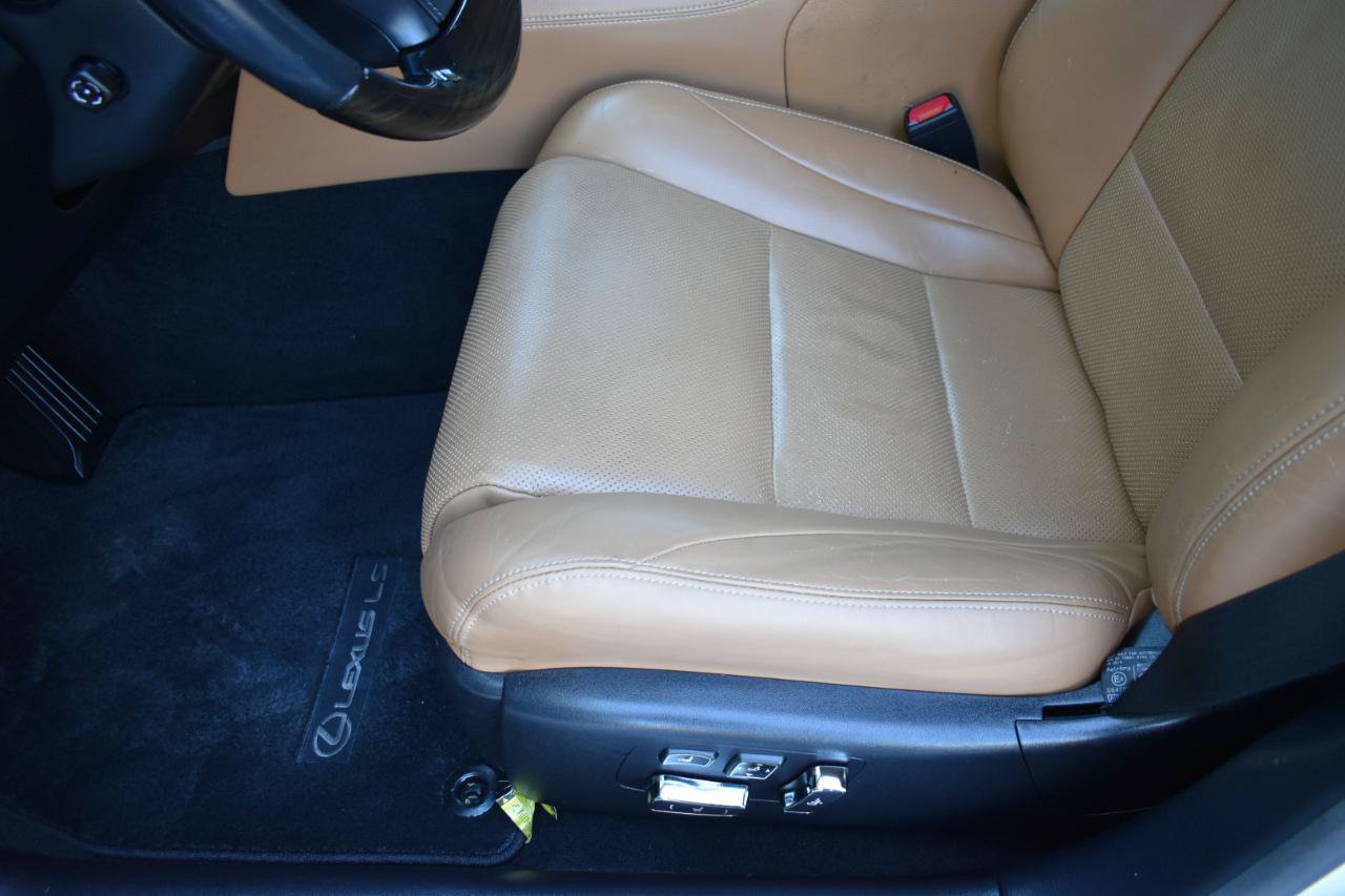 Used 2014 Lexus LS 460 w/ Comfort Package RWD image 23