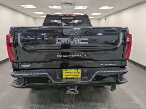 Used 2024 GMC Sierra 2500 Denali Ultimate image 5