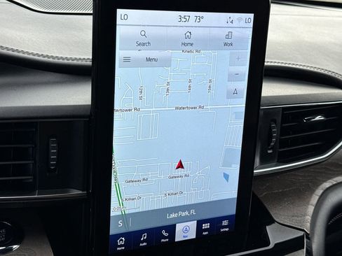 Used 2023 Ford Explorer Platinum w/ Technology Package image 18