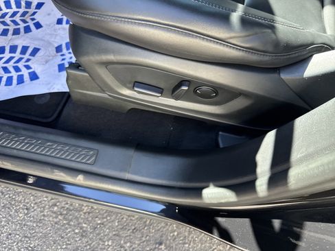 Used 2023 Ford Explorer XLT w/ Equipment Group 202A image 18