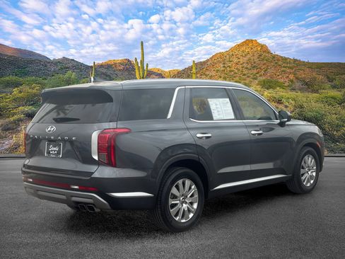 Used 2023 Hyundai Palisade SEL w/ Cargo Package FWD image 4