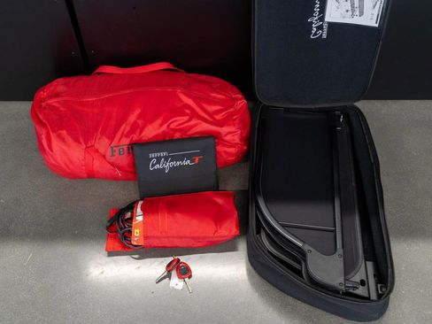 Used 2017 Ferrari California T image 40