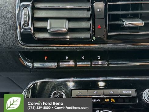 Used 2019 Lincoln Navigator Reserve image 17