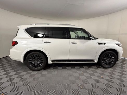 Used 2023 INFINITI QX80 Premium Select w/ All-Season Package image 2