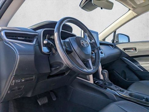 Used 2024 Toyota Corolla Cross XLE image 7