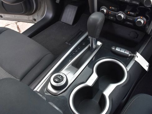 Used 2017 Nissan Pathfinder S image 52