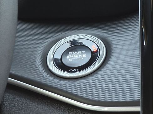 New 2025 Jeep Grand Cherokee Altitude image 32