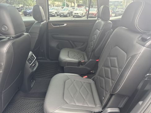 Used 2024 Volkswagen Atlas SE FWD image 24