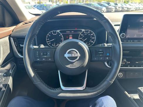 Used 2023 Nissan Rogue SL AWD/4WD image 12