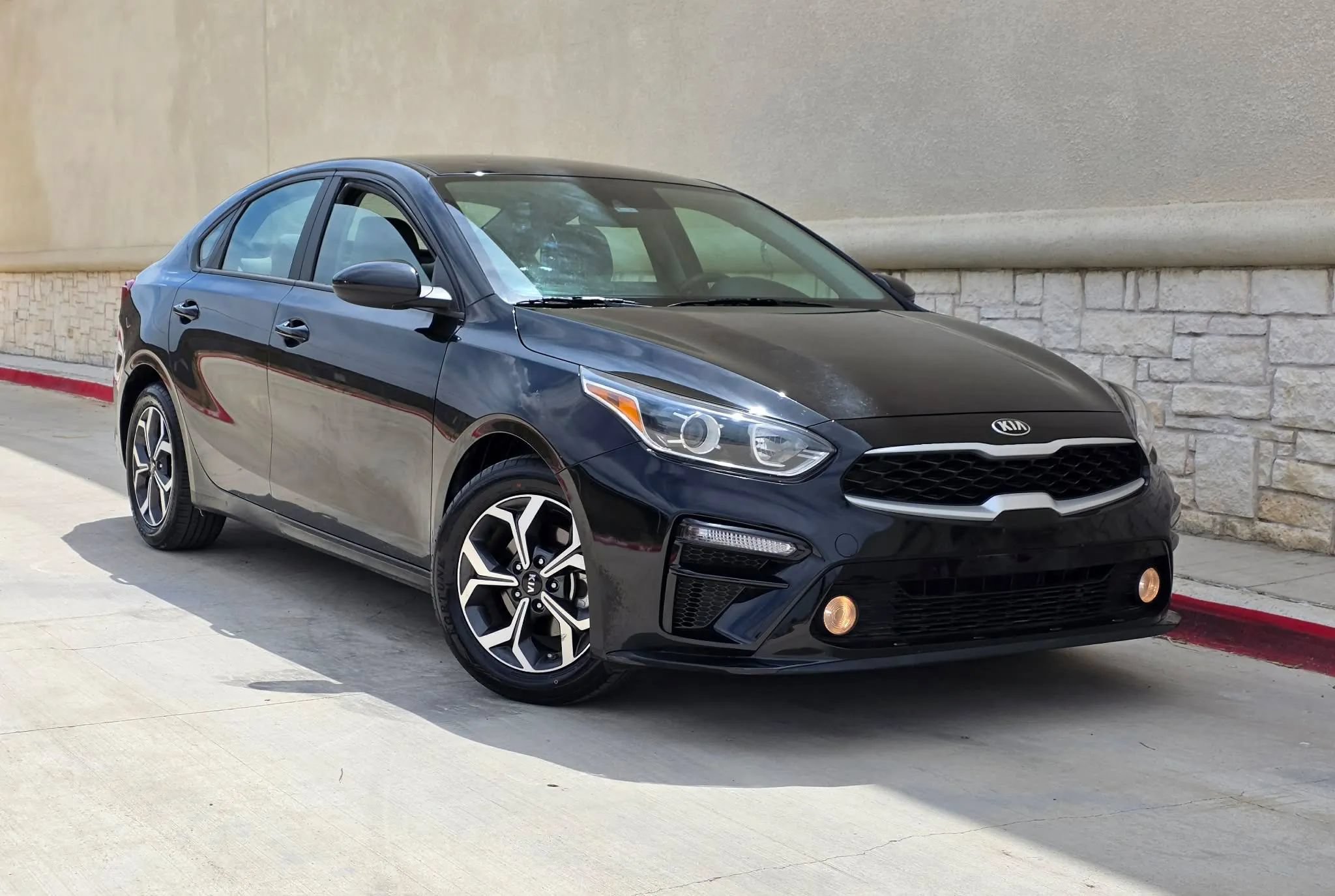 Used 2021 Kia Forte LXS FWD image 1
