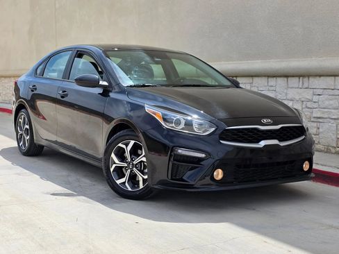 Used 2021 Kia Forte LXS FWD image 1