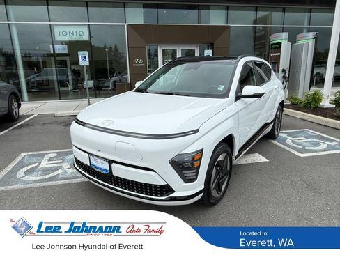 Certified 2025 Hyundai Kona Limited FWD image 1