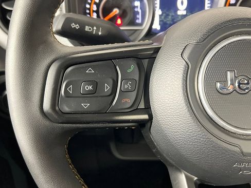 Used 2024 Jeep Wrangler Willys image 8