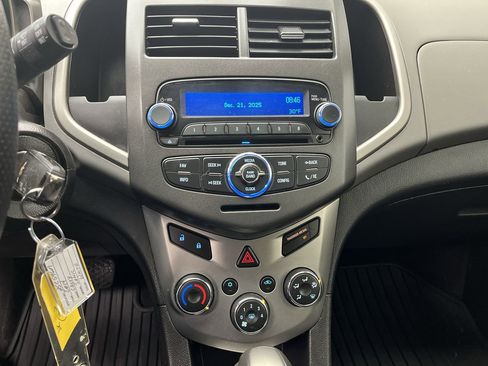 Used 2014 Chevrolet Sonic LT image 5