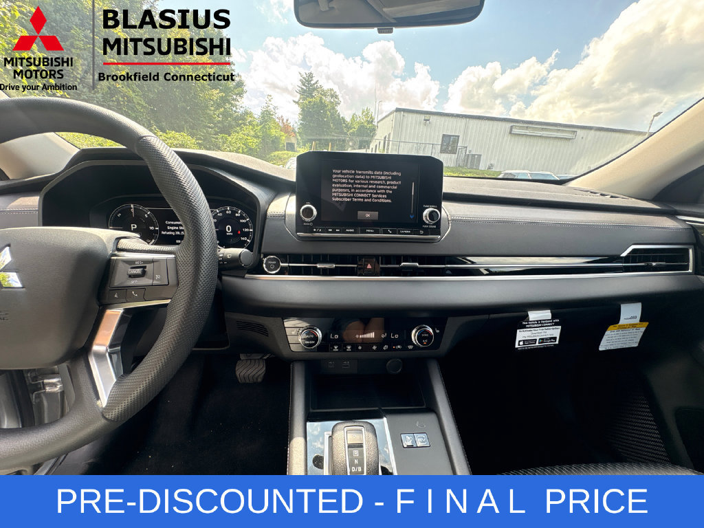 Used 2025 Mitsubishi Outlander ES AWD/4WD image 23