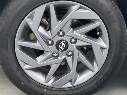 Used 2024 Hyundai Elantra SEL image 60