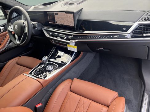 Used 2025 BMW ALPINA XB7 image 22