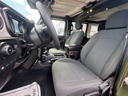 Used 2024 Jeep Wrangler Unlimited w/ Convenience Group AWD/4WD image 13