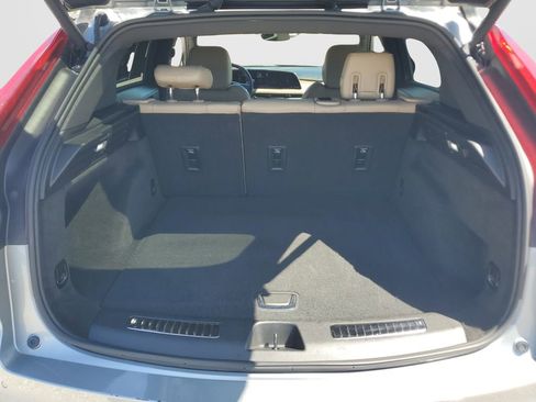 Used 2025 Cadillac XT4 Premium Luxury FWD image 17