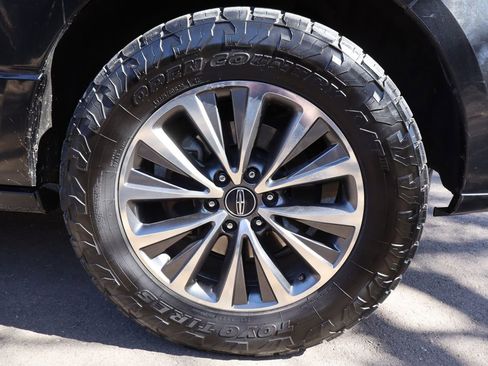 Used 2015 Lincoln Navigator 4WD image 45