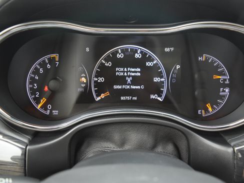Used 2018 Jeep Grand Cherokee Overland AWD/4WD image 13