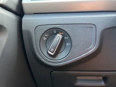 Used 2022 Volkswagen Atlas SE w/ Panoramic Sunroof Package image 25