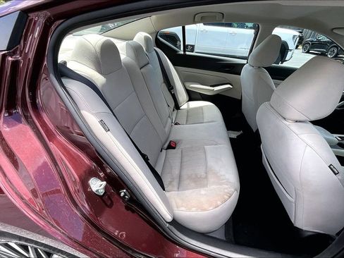 Used 2025 Nissan Altima 2.5 SV FWD image 24