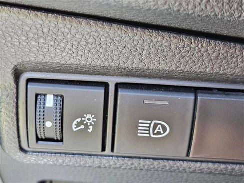 Used 2023 Toyota Corolla Cross LE w/ Moonroof Package FWD image 7