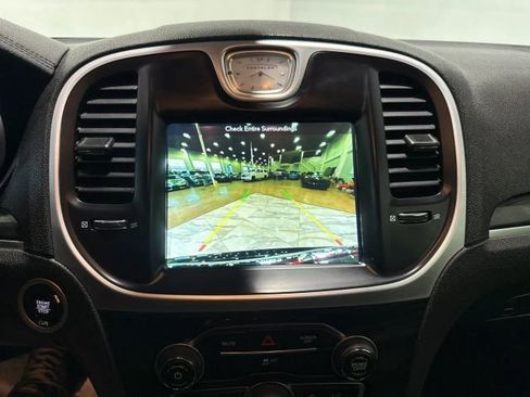 Used 2019 Chrysler 300 Touring w/ Sport Appearance Package image 20