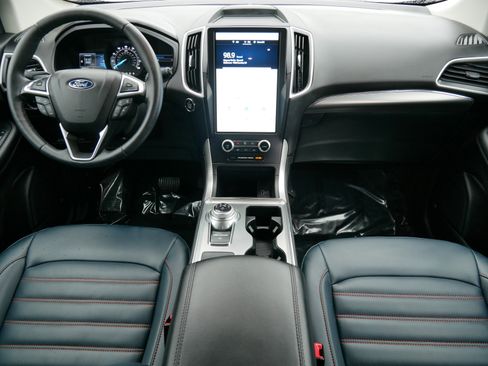 Used 2024 Ford Edge SEL w/ Sport Appearance Package image 10