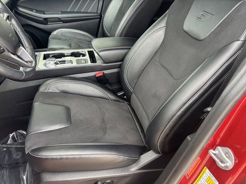 Used 2024 Ford Edge ST image 24