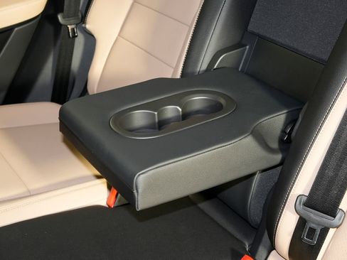 New 2026 Porsche Cayenne image 34