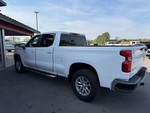 Used 2019 Chevrolet Silverado 1500 LT w/ Z71 Off-Road Package AWD/4WD image 4