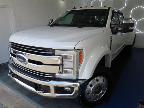 Used 2019 Ford F450 Lariat w/ Lariat Ultimate Package image 4
