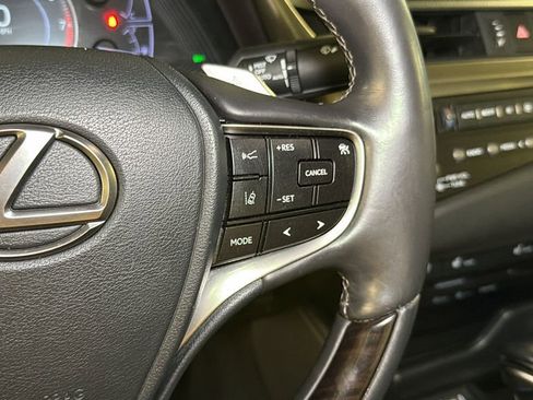 Used 2020 Lexus ES 350 w/ Premium Package FWD image 16