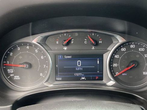 Used 2024 GMC Terrain SLE w/ Driver Convenience Package image 7