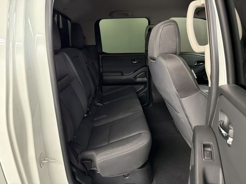 Used 2024 Nissan Frontier SV w/ Hardbody Edition AWD/4WD image 29
