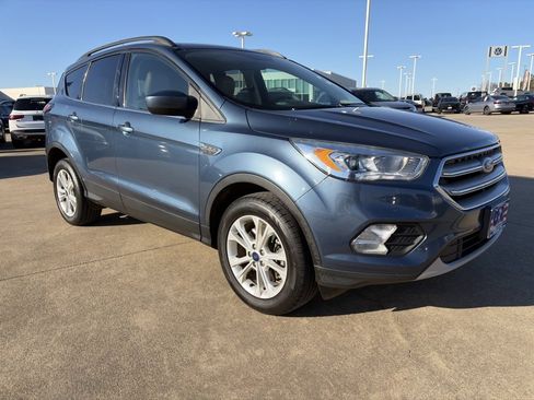 Used 2018 Ford Escape SEL image 4