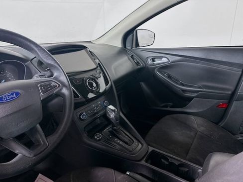 Used 2015 Ford Focus SE image 9
