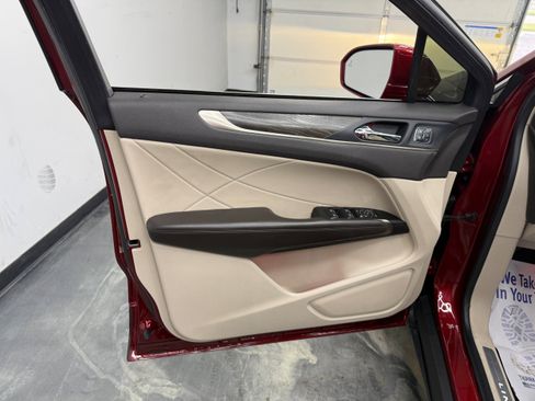 Used 2018 Lincoln MKC Reserve w/ MKC Technology Package AWD/4WD image 12