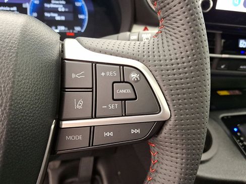 Used 2025 Toyota Sienna XSE image 18