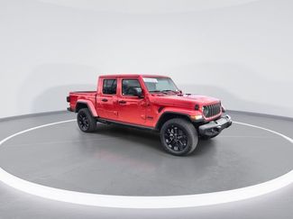 Used 2025 Jeep Gladiator Sport video 2