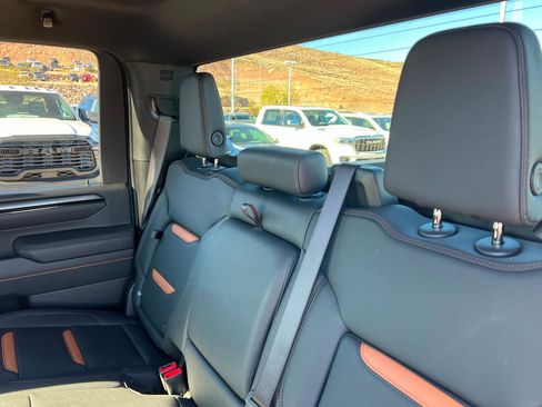 Certified 2025 GMC Sierra 2500 AT4 image 21