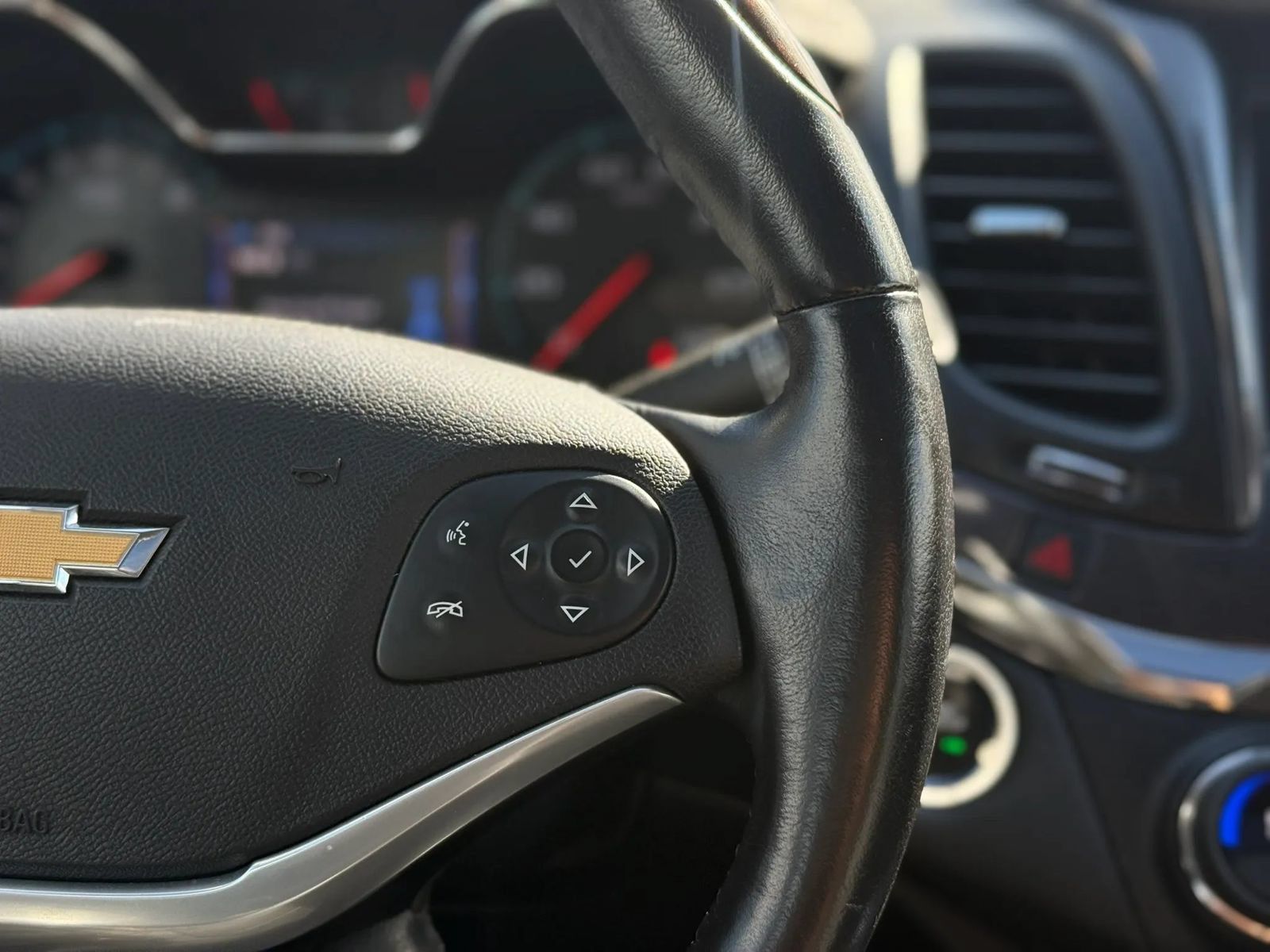 Used 2014 Chevrolet Impala LTZ FWD image 22