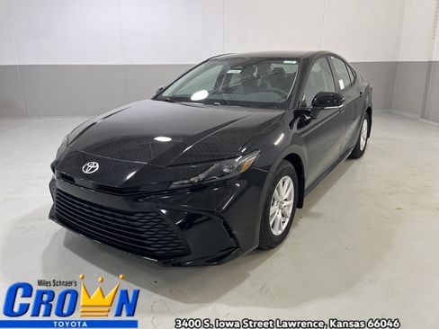 New 2026 Toyota Camry LE FWD image 1