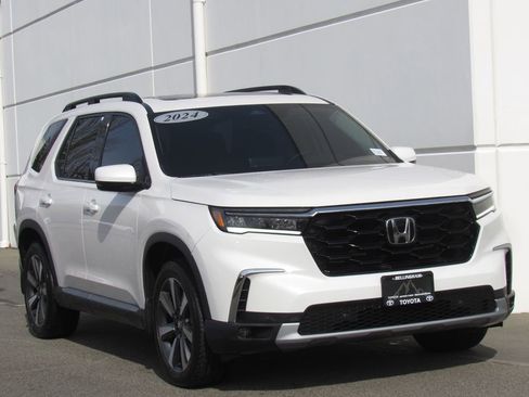 Used 2024 Honda Pilot Touring image 2