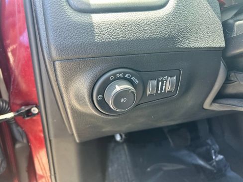 Used 2021 Jeep Compass Trailhawk AWD/4WD image 35