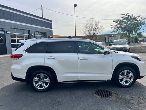Used 2017 Toyota Highlander Limited AWD/4WD image 8