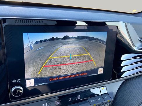 Used 2025 Toyota Camry SE FWD image 27
